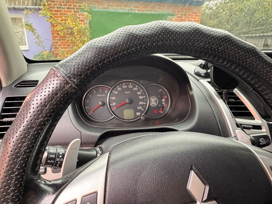 Продам Mitsubishi Pajero Sport 2011