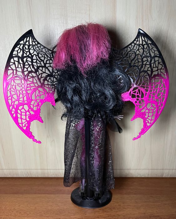 Дракулаура Monster High