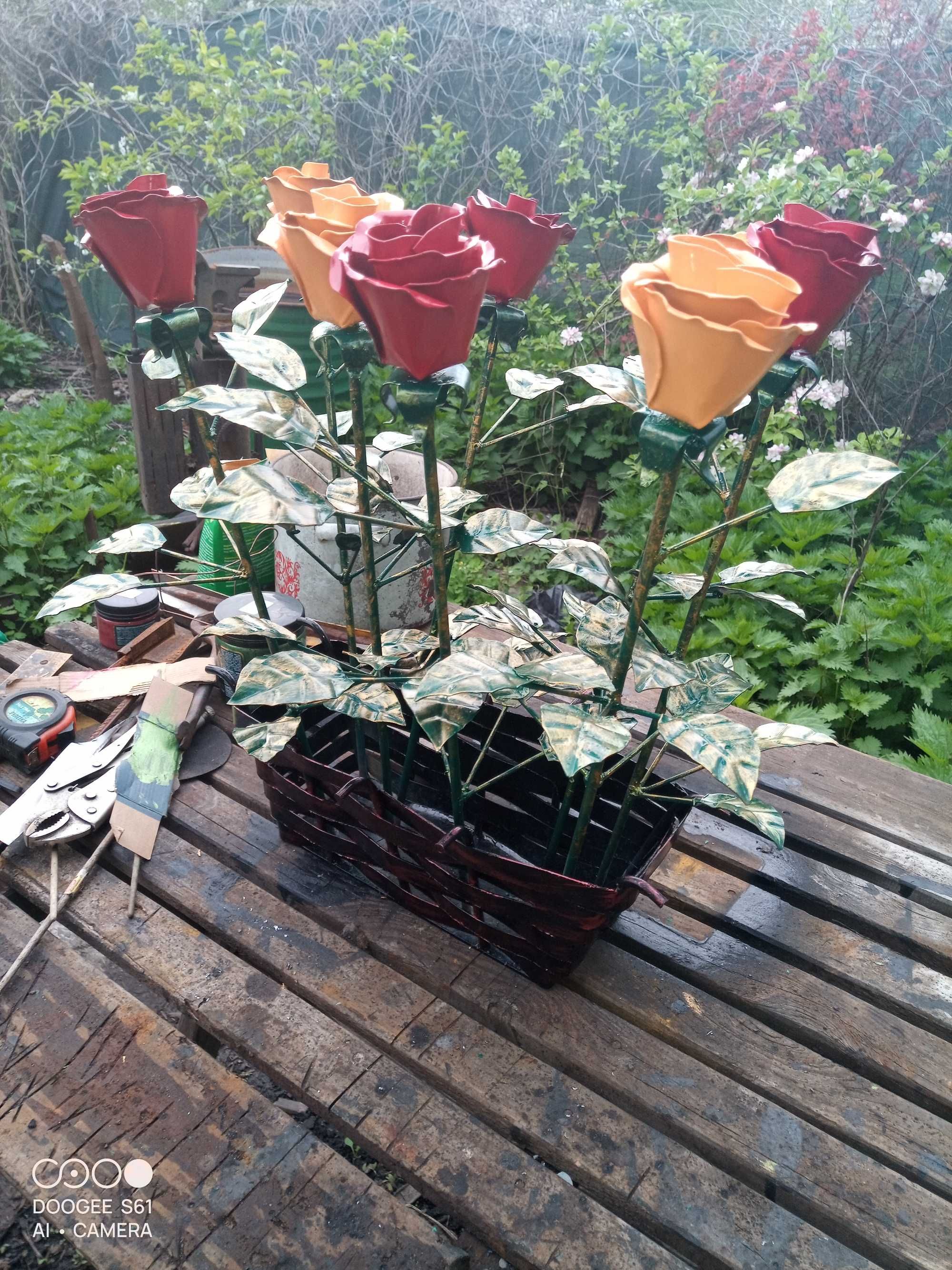 Продам ковані троянди і лілії ручної роботи