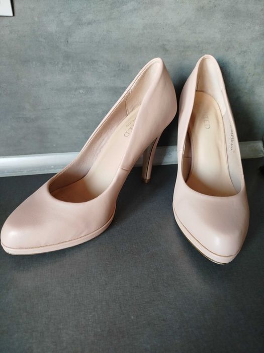 Туфлі 39 розмір. Тілесні