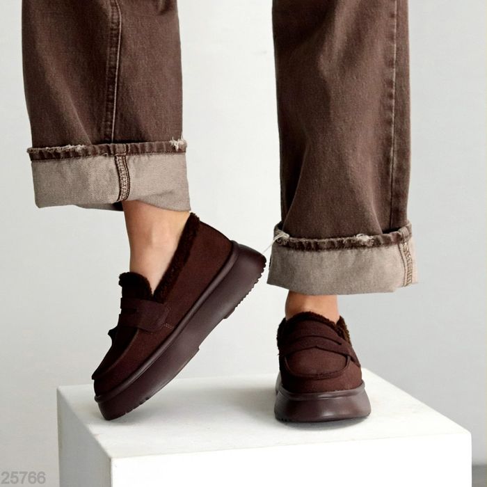 Жіночі шкіряні зимові черевики автоледі в кольорах