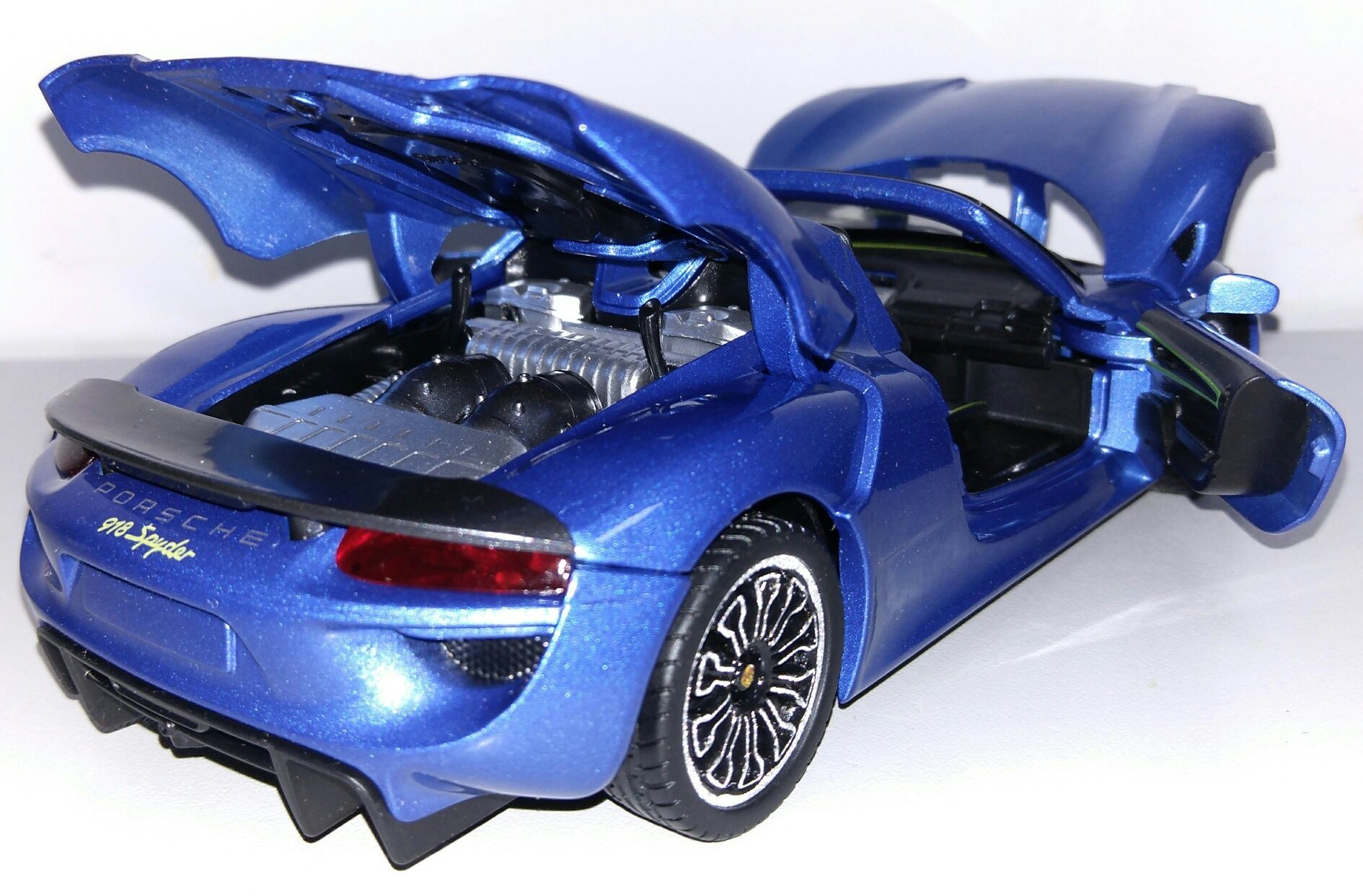 Распродажа! Porsche 918 Spyder модель 1:24 "Автопром", металл, звук, с