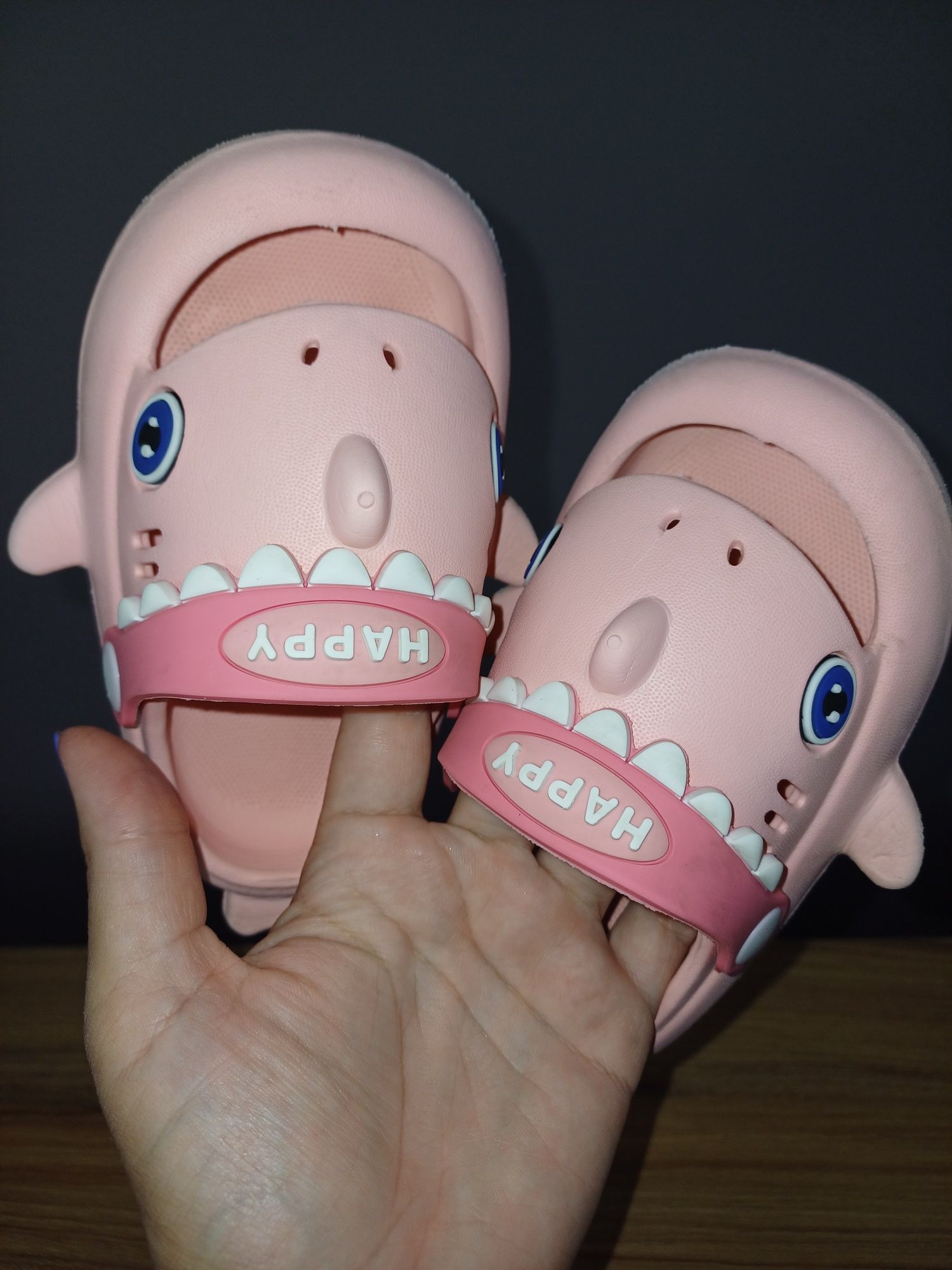 Buty rekinki różowe klapki crocs rozm.24-25 wkla. 14,5cm