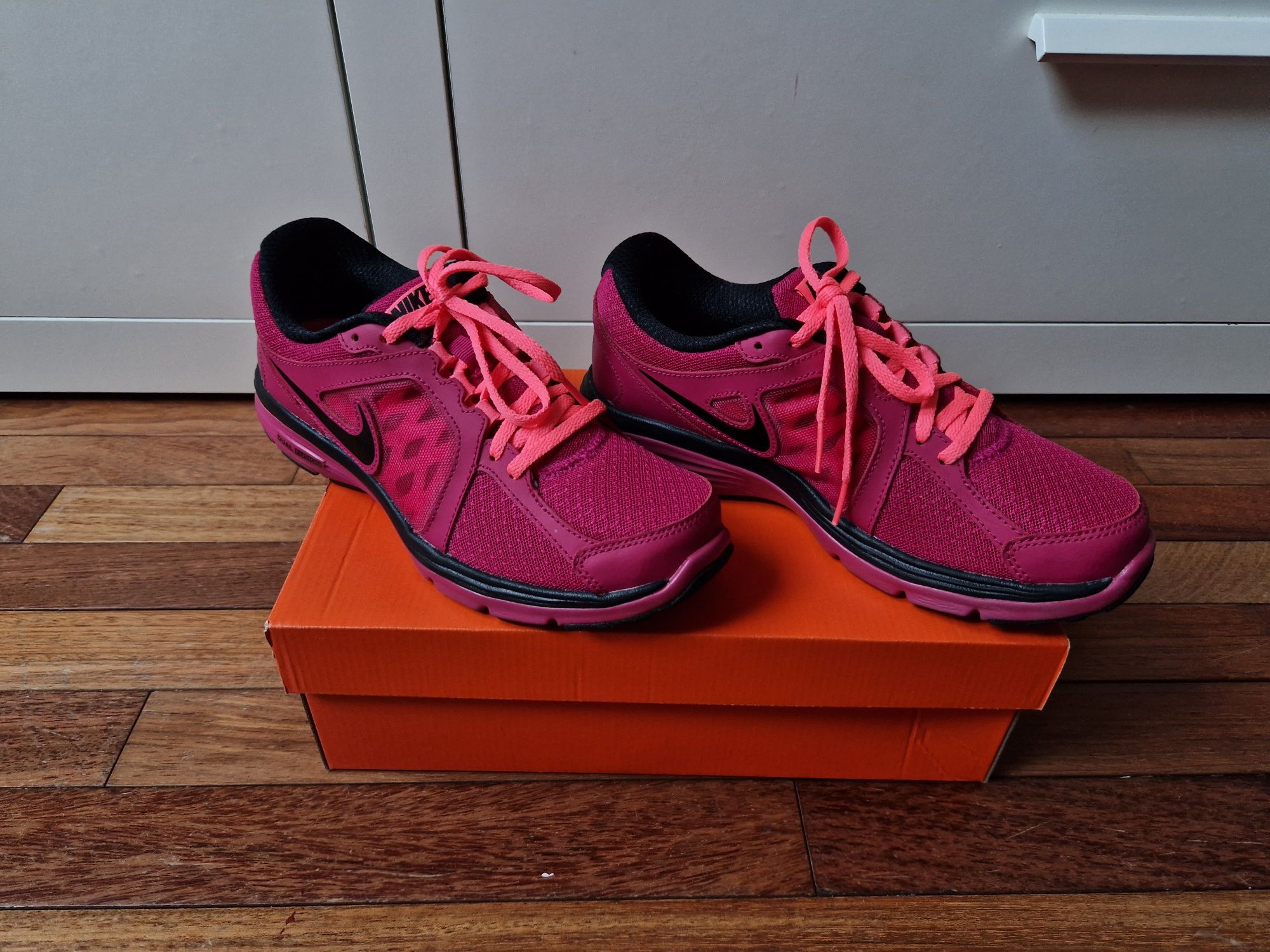 Buty sportowe damskie do biegania NIKE WMNS NIKE DUAL FUSION RUN, r.40