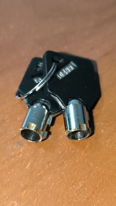 Продаю новые ключи разблокировки ворот Edinger
ключи разбло