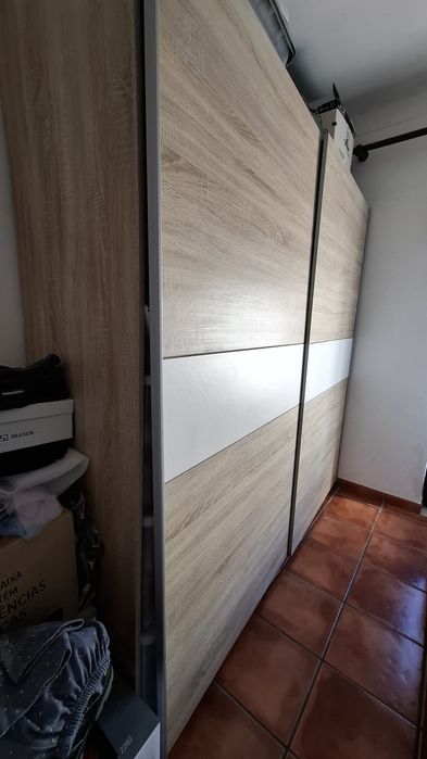 Guarda roupas e cama de casal usado da Moviflor