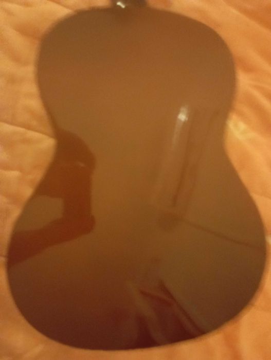 Título: Guitarra acústica Valência — Bom estado — 80€ (fixo)