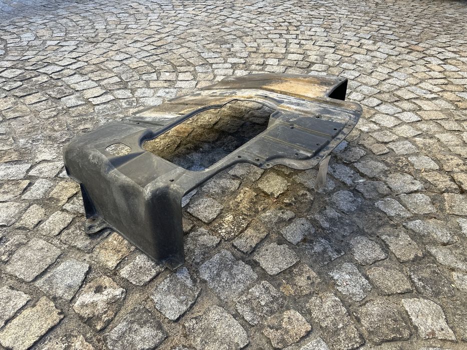 Resguardo do motor Golf III