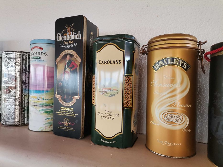 Caixas latas Whisky Bell's Scottish Chiva