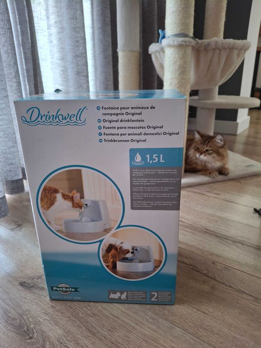 Sprzedam nowe poidełko dla kota/psa 100zł