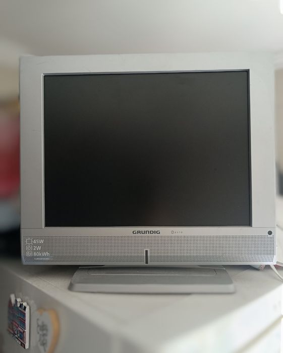 LCD TV/Monitor Grounding