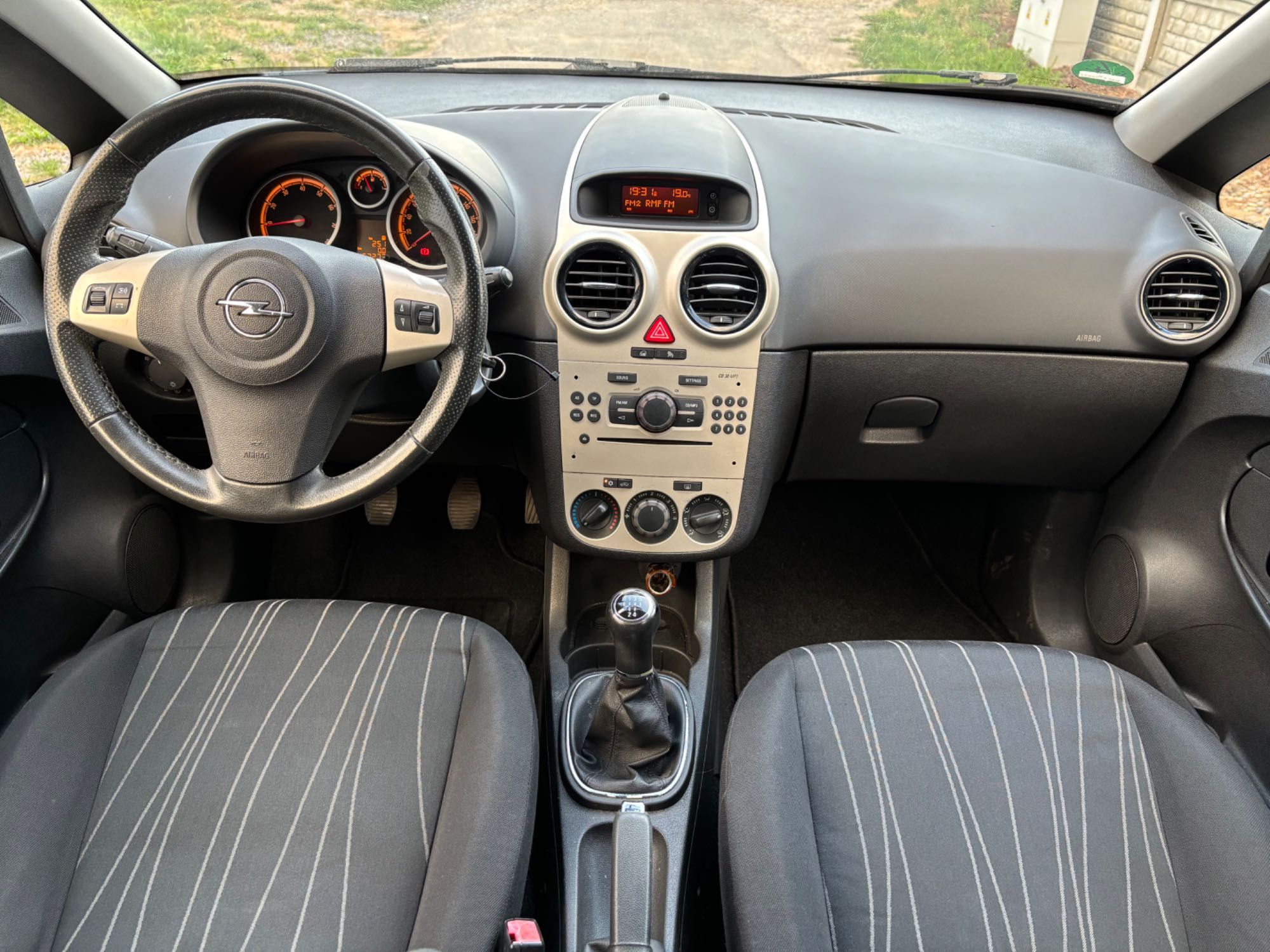 OPEL CORSA D 1.0 benzyna *sprawna klima, fajny stan*