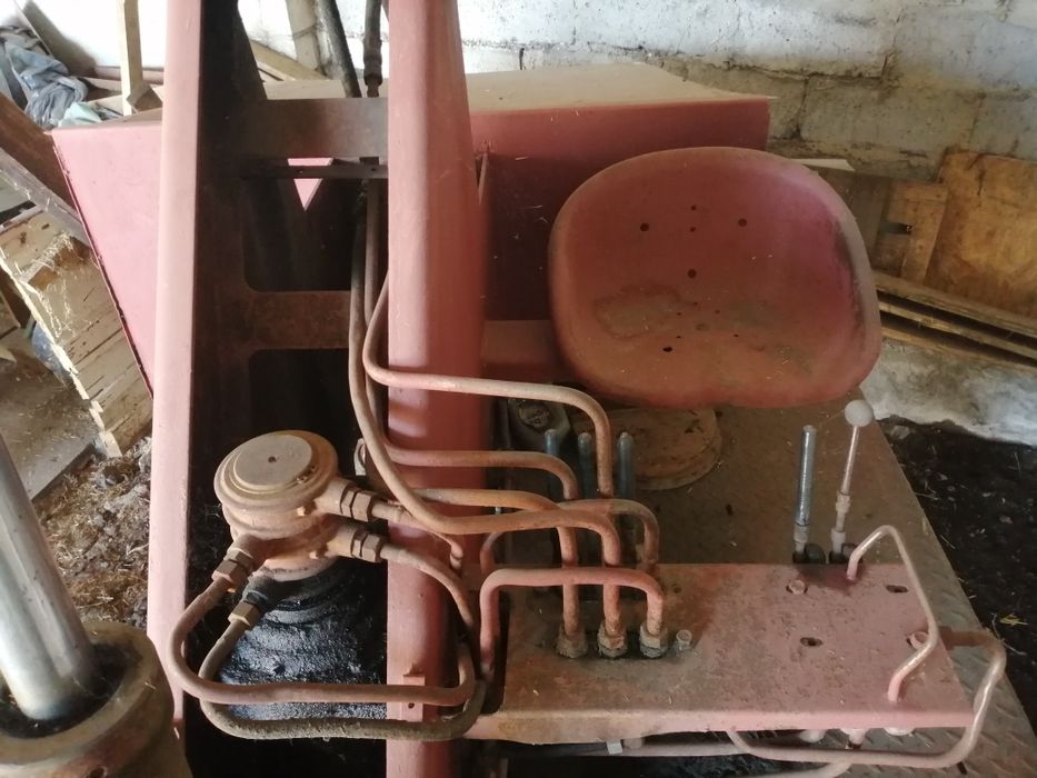 Ładowacz cyklop chwytakowy garażowany