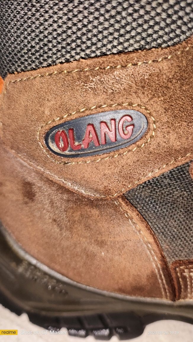 Buty trekkingowe Olang.