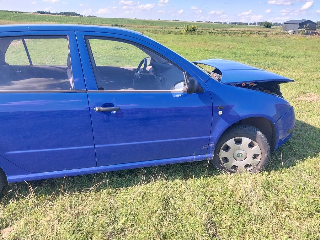 Części do skoda Fabia I silnik 1.4 mpi azf skrzynia FNK kolor 4590