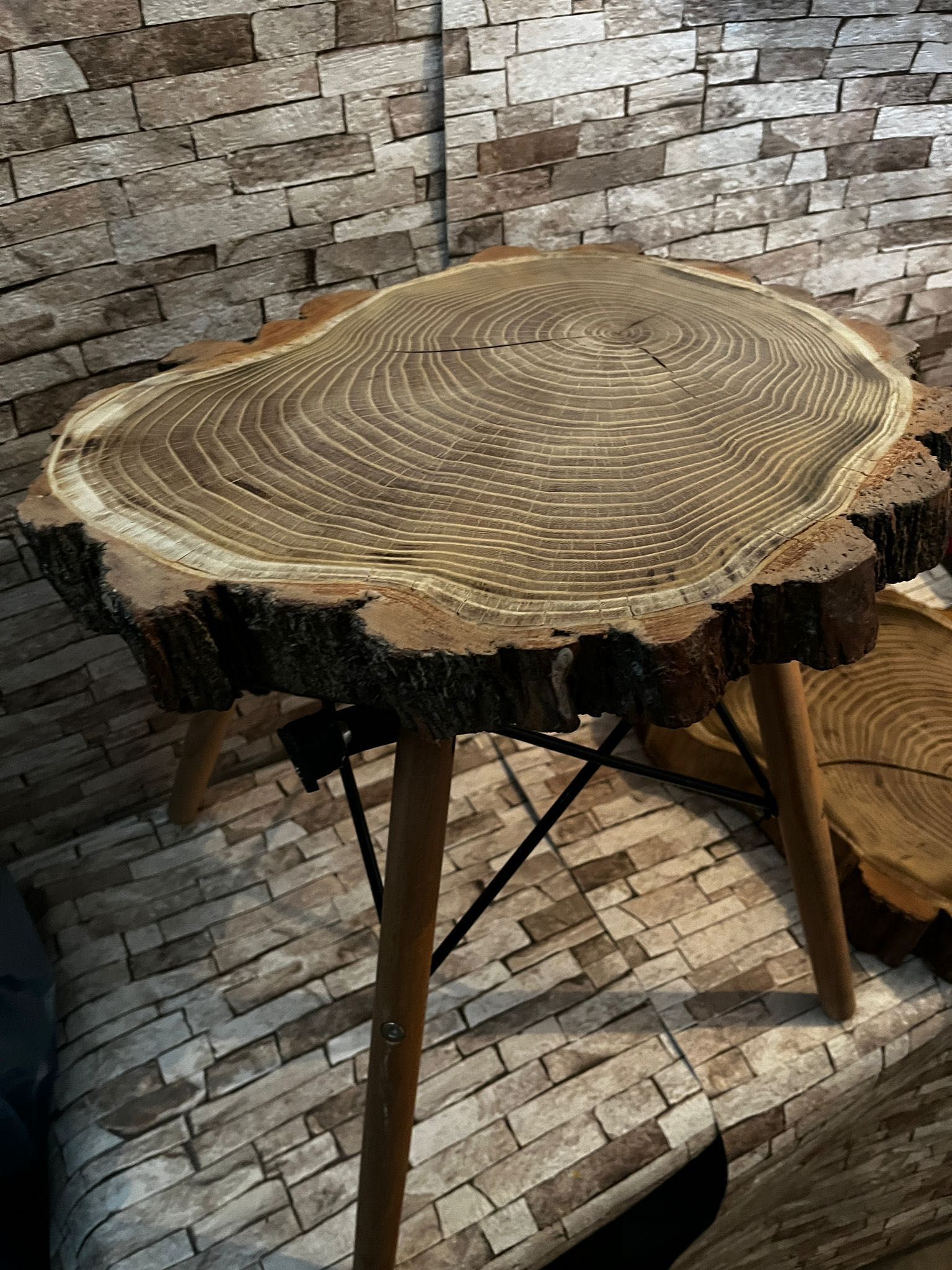 Stolik kawowy plaster drewna