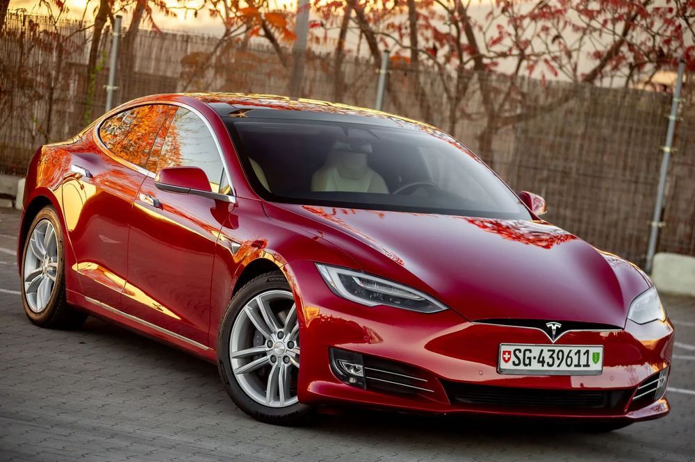 Tesla Model S Tesla Model S 90D Szwajcaria