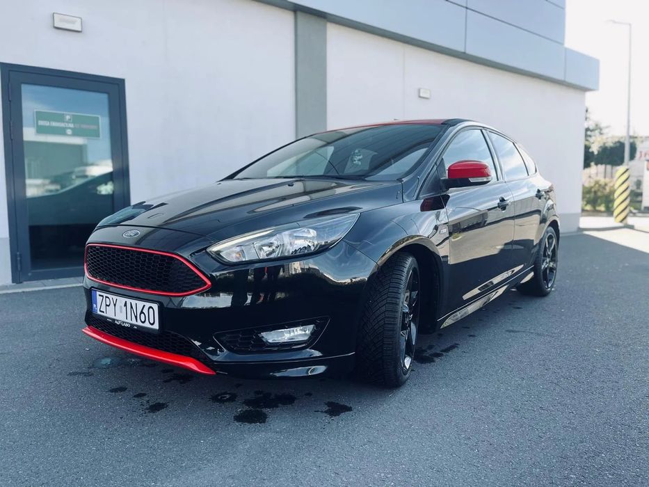 Ford Focus St Line Red Black EcoBoost