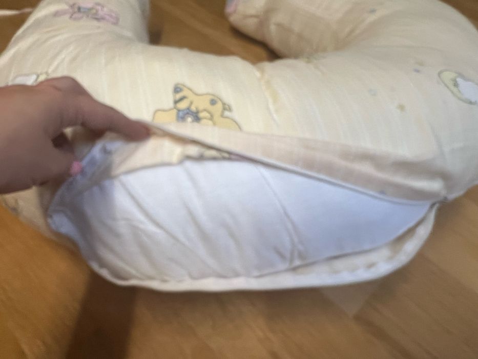 Подушка для годування