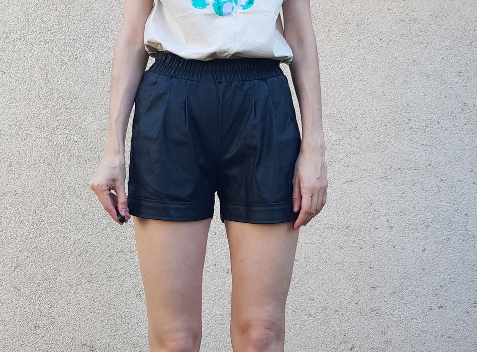 Spodenki z eko skóry La blanche