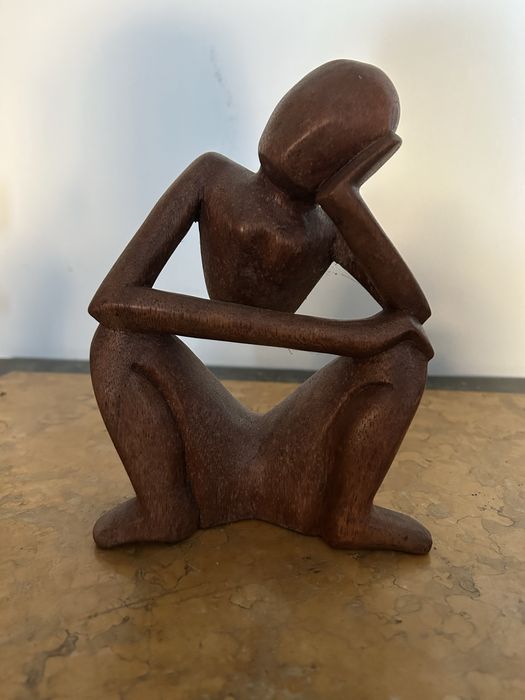 Estatueta o pensador