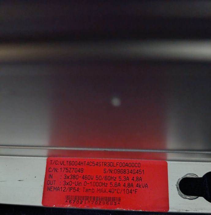 Продам преобразователь частоты Danfoss VLT HVAC 6000 (2.2 кВт, 380В)