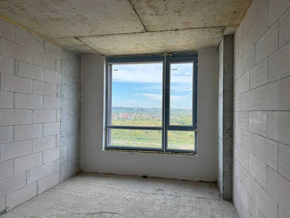 Терміново! Однокімнатна з панорамним видом!