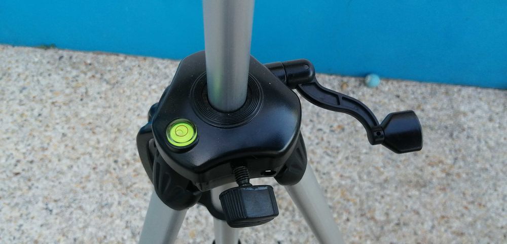 Tripé em alumínio 145cm