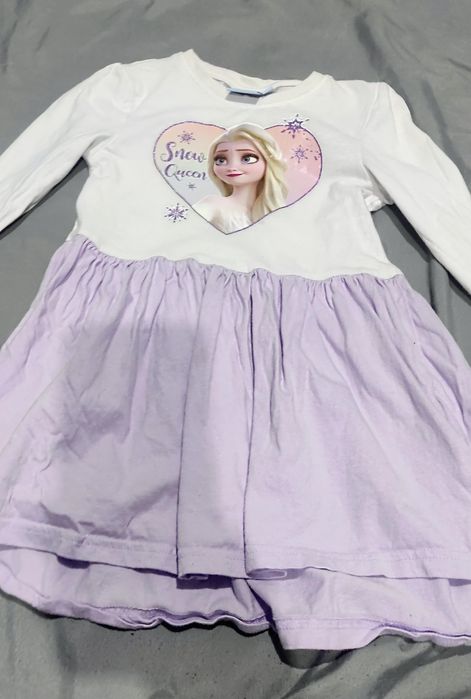 Ubranka 98,104 Elza,Minionki
Wszystko za 30zł