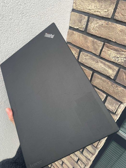 Lenovo X260 i5/8/128 — для роботи та навчання є кількість