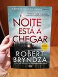 A noite está a chegar de Robert Bryndza
