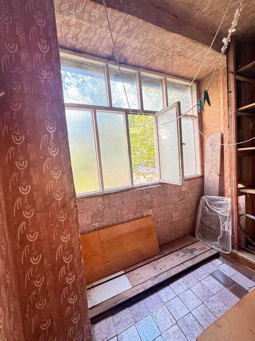 Продаж просторої 4 кім. квартири в Мукачево, мік-н Росвигово!