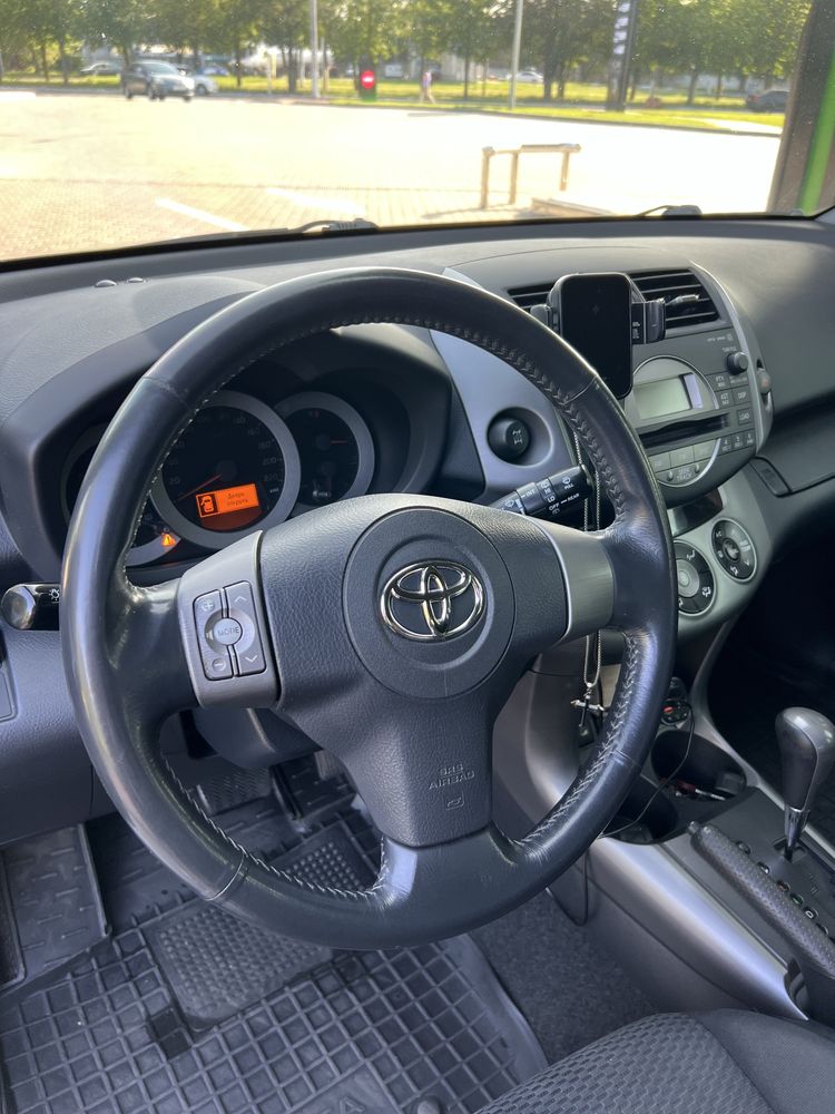 Продам Tayota Rav 4