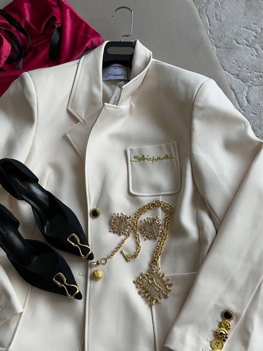 Піджак жіночий , бренд! В білому та чорному кольорі