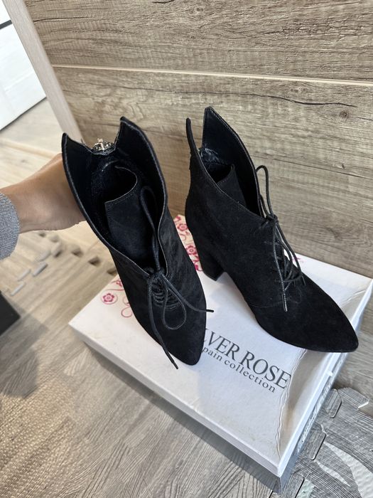 Ботінки на підборах