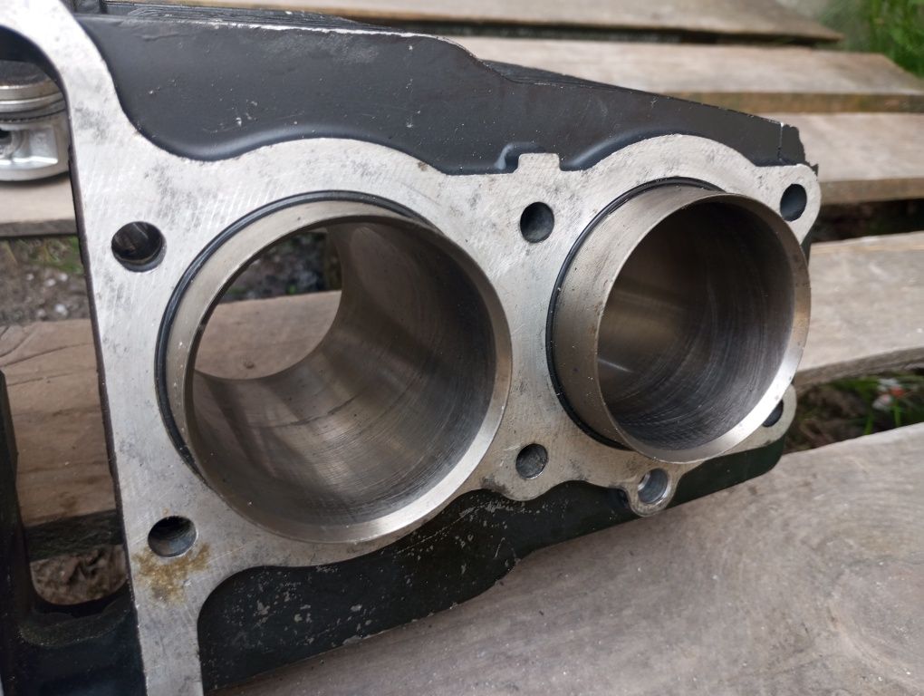 Cylinder tłoki blok cylindra tuleje tuleja Honda cbx 650 83 -85r 1.237