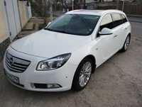 Автомобиль Opel insignia (панорама)