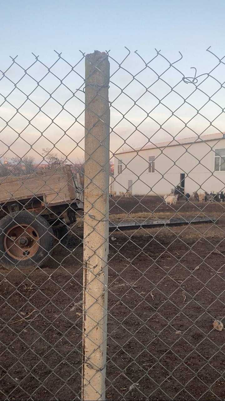 Стовпчики. Стовпи. Столбики. Сітка  паркан ограждение забор огорожа