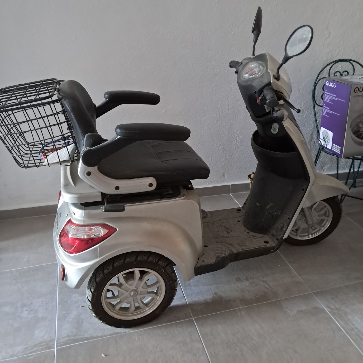 Scoter Triciclo eléctrico