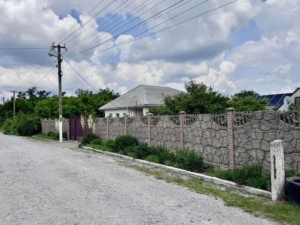 Будинок у Дніпрі (смт. Обухівка) біля лісу