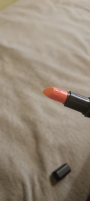 Помада Kiko 410 колір