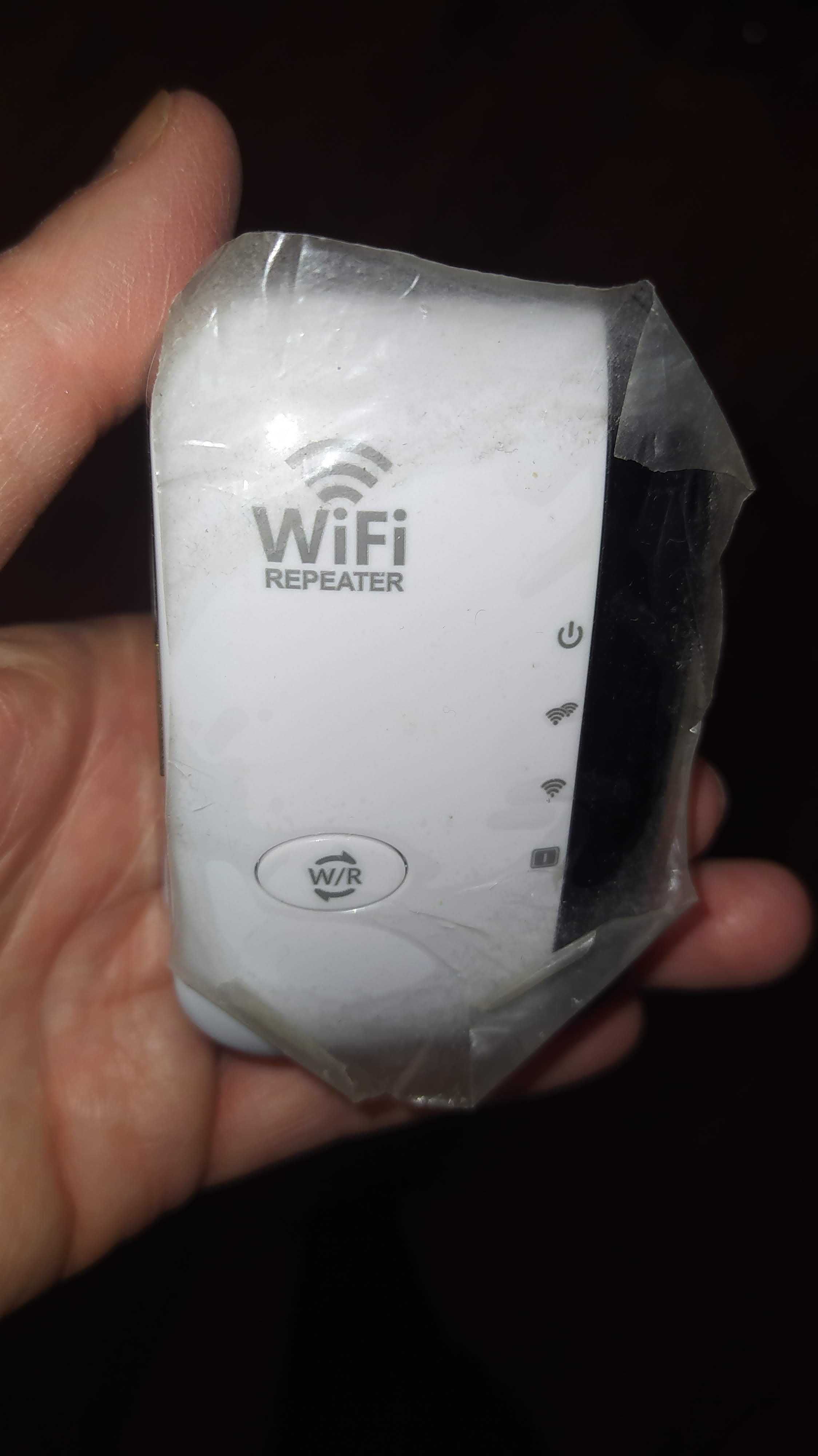 Repeater WiFi wzmacniacz sygnału
