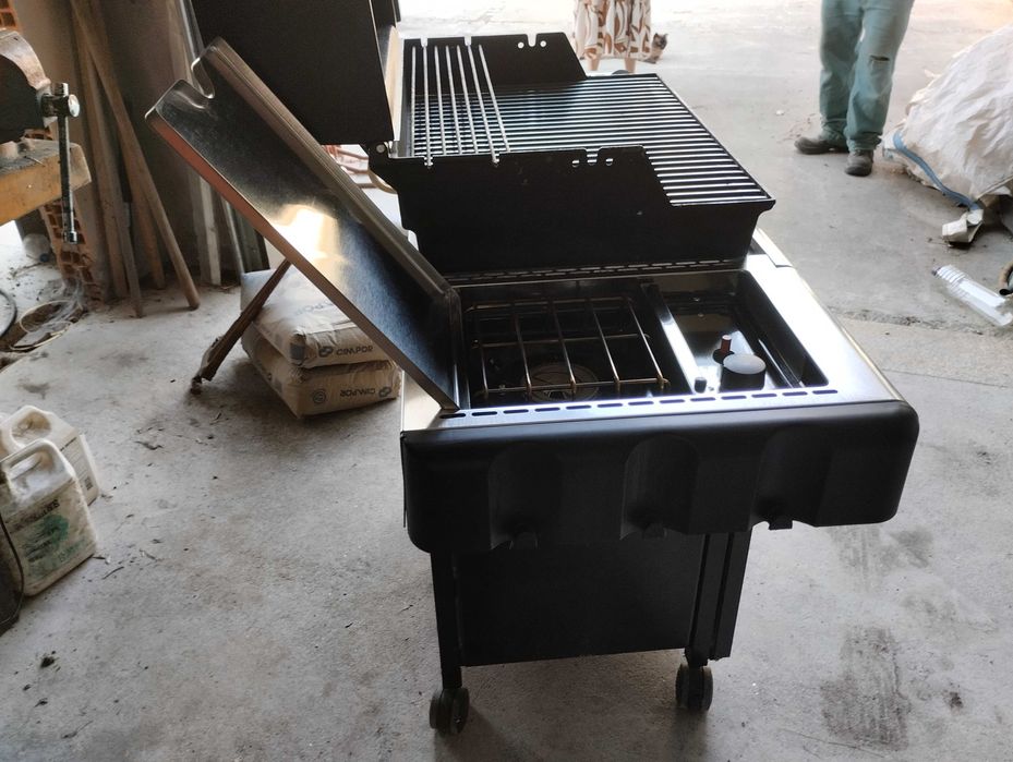 Grelhador a gás Weber Spirit E-310 Premium Black