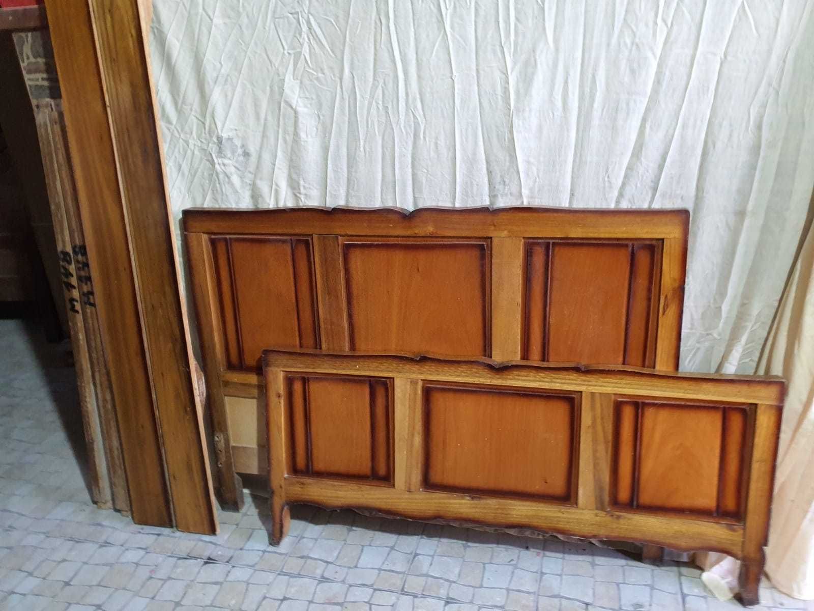 Cama Casal Antiga (Vintage)