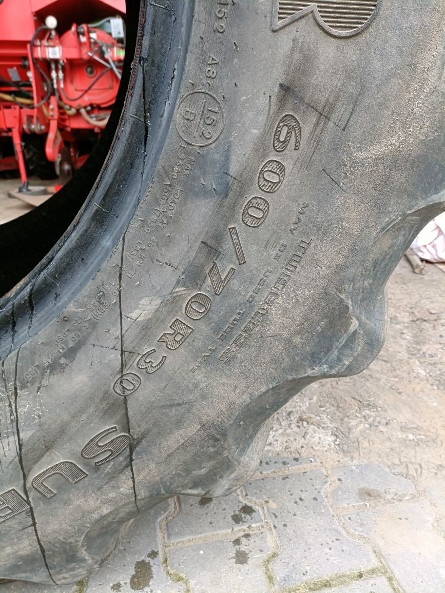 Opona 600/70 r30 2 szt