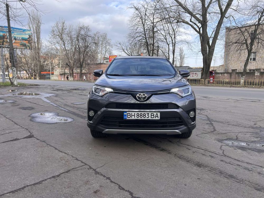 Продам Toyota Rav4 2017