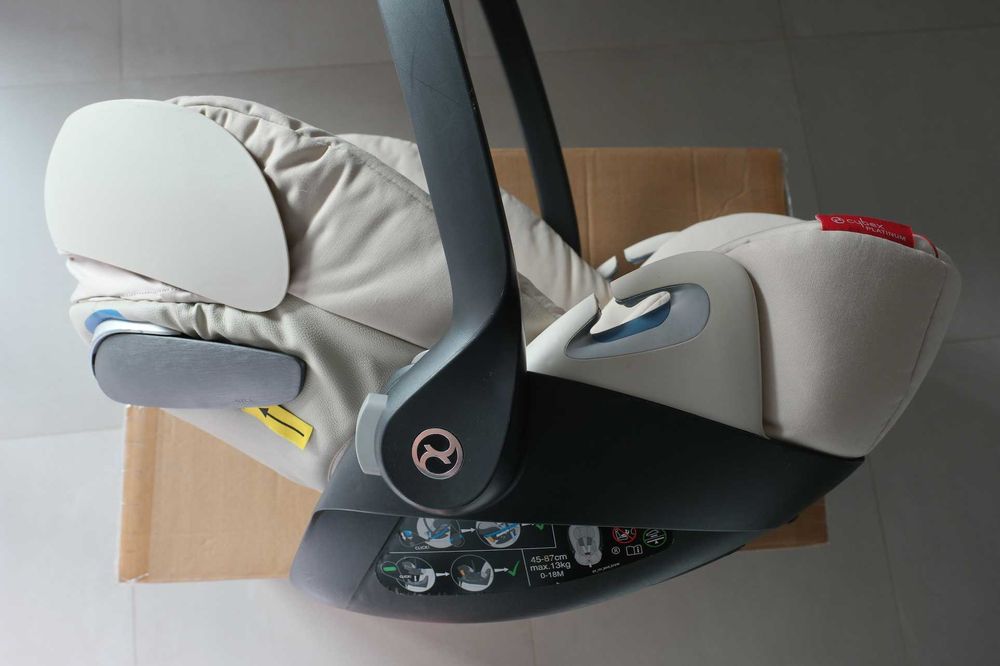 Cadeira Auto Cybex Cloud Z I-Size - Edição Ferrari