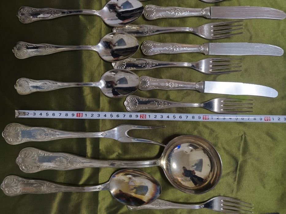 Kolekcjonerski komplet sztućców posrebrzanych z puncą AP – 39 szt.
