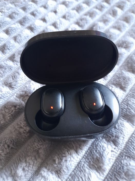 Продам  навушники бездротовоі.