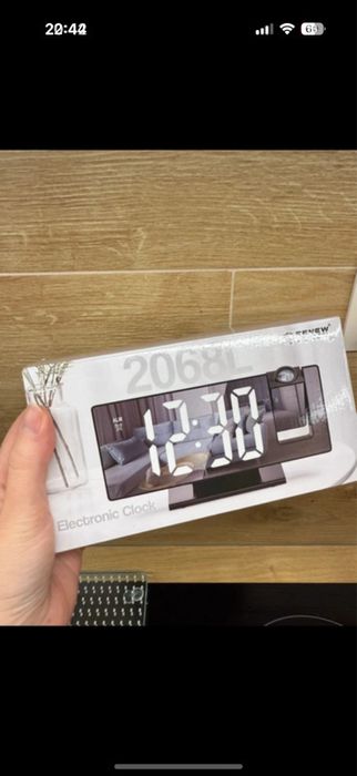 Zegar,  budzik z projektorem